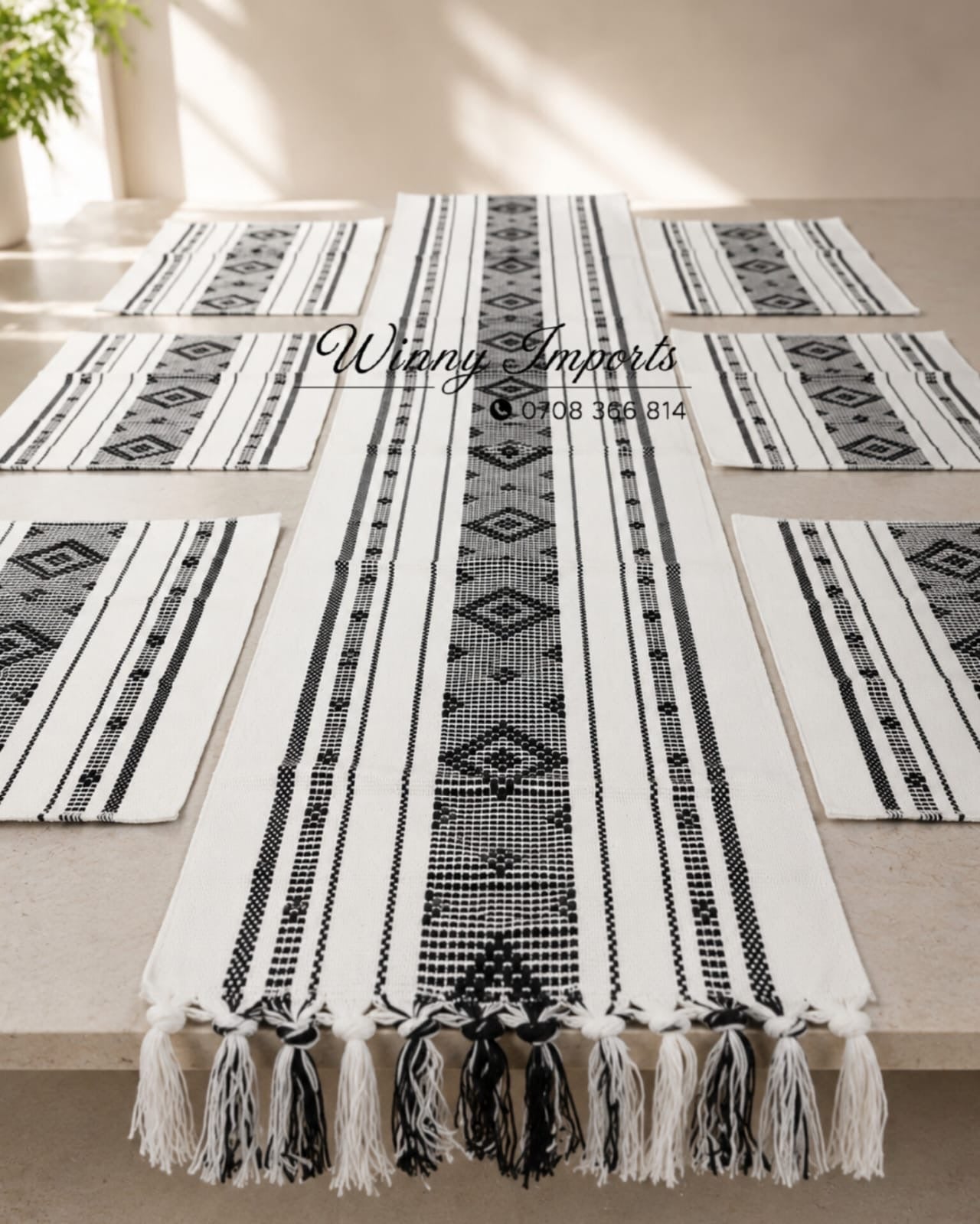 Table runner with 6 mats
