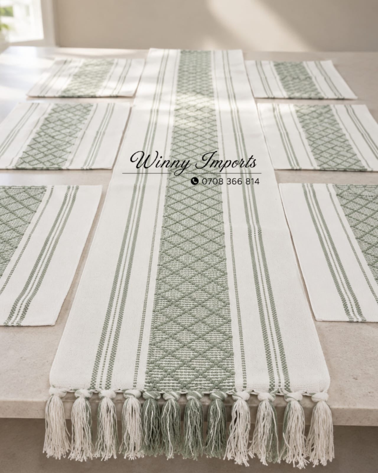 Table runner with 6 mats