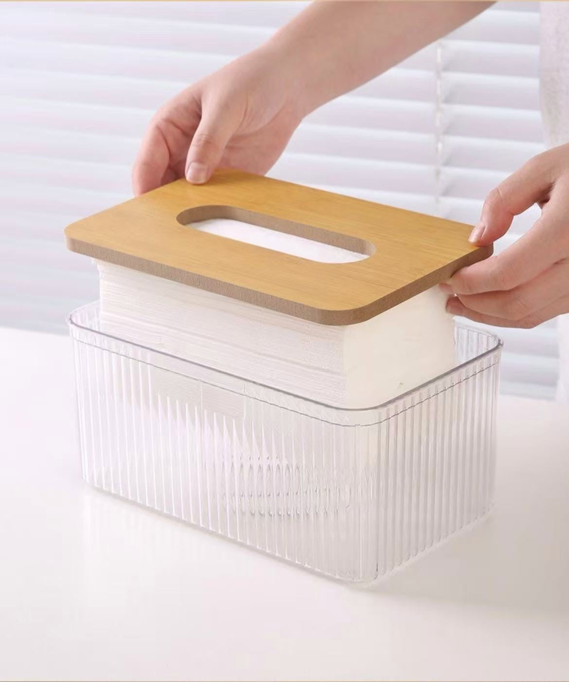 Servitte holder with bamboo lid