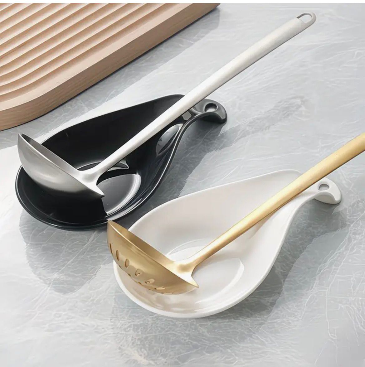 Silicone spoons rest