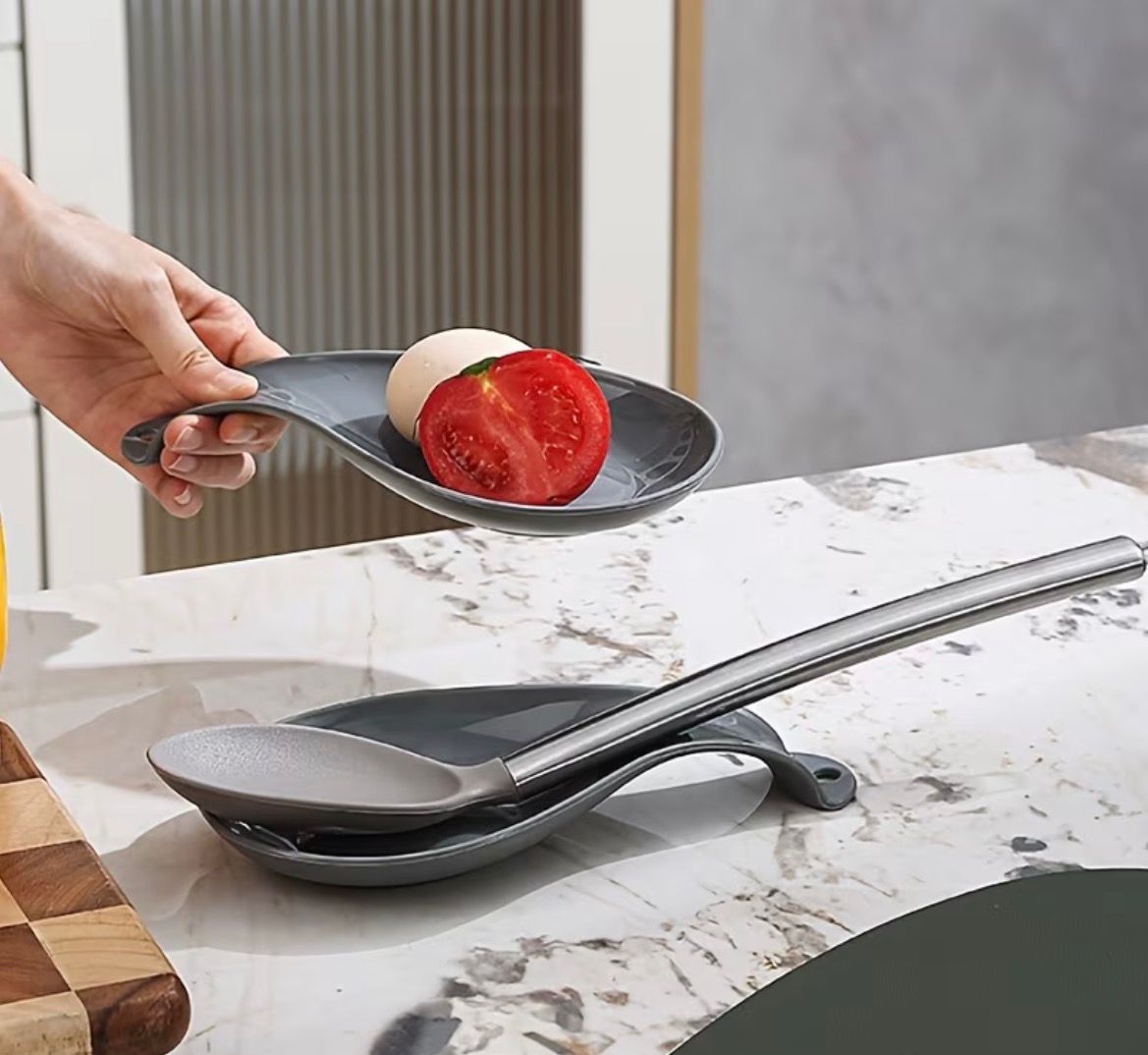Silicone spoons rest