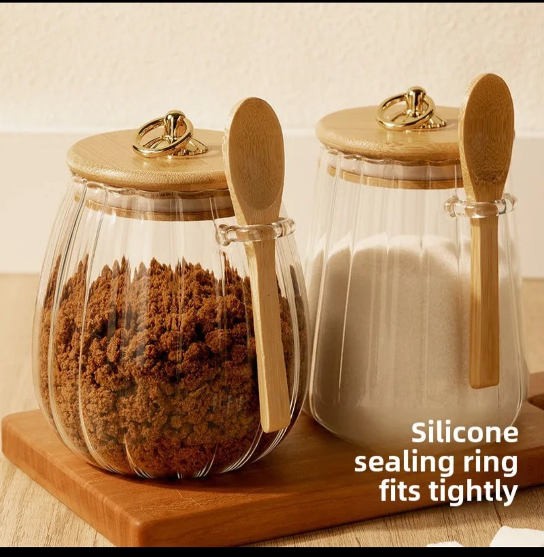 500ml spice jar with a spoon