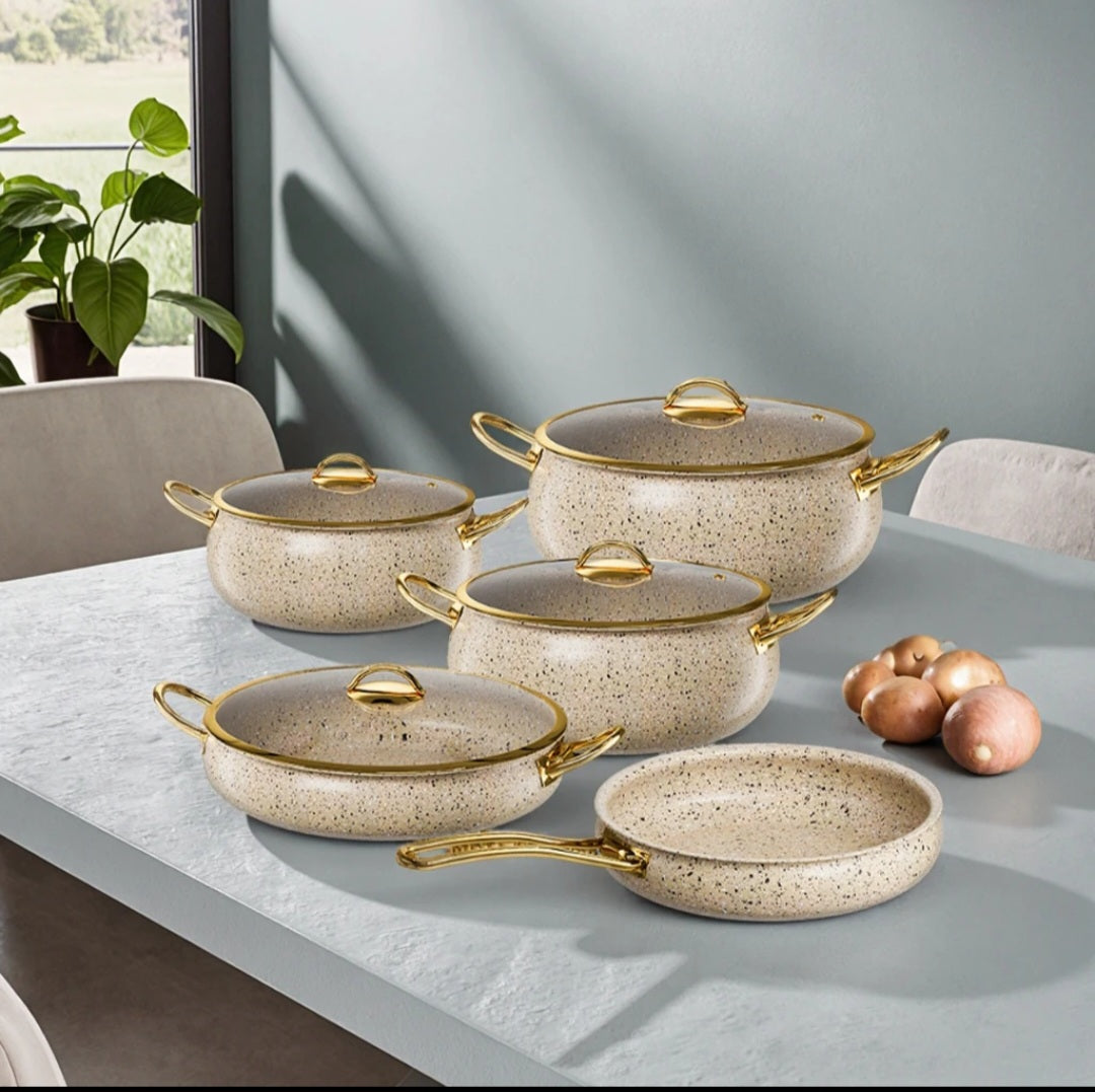 Ambarey cooking pot